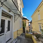 3 Bedroom Mozart Apartman *