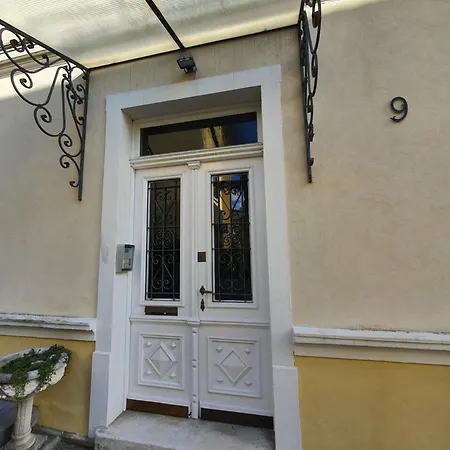 شقة 3 Bedroom Mozart أوباتيا