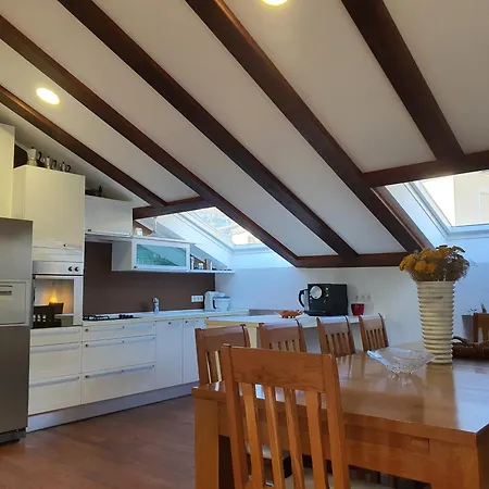 3 Bedroom Mozart شقة